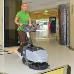 Glasreinigung, Unterhaltsreinigung, Bauschluss- & Grundreinigung, Streifenlos, Gebäudereinigung, Patrick Schulz, Büroreinigung, Sonderreinigung, Teppichreinigung, Teppichwäsche, Teppichpflege, tipps, &, tricks, schimmelflecken, rotweinflecken, schlieren, wand, fettflecken, kalk, edding, holzoberflächen, dellen, fugen, wasserflecken, rostflecken, kaugummi, teppich, kaffeflecken, kugelschreiberflecken, kerzenwachs, stellenangebote, Raumpflegerin, Reinigungskraft,